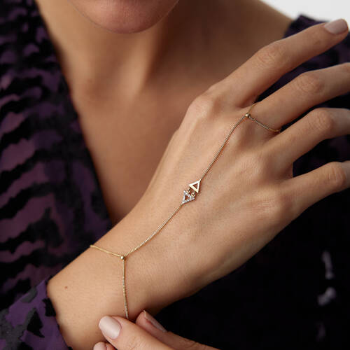 By Golden House - Üçgen Play Şahmeran