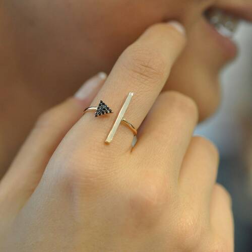 By Golden House - Üçgen ve Tel Tasarım Yüzük