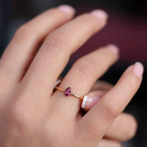 By Golden House - Yakut Rengi Damla Yüzük