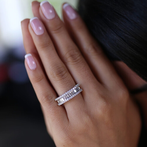 By Golden House - Yarım Tur Baget Pırlanta Yüzük By Golden House - Yarım Tur Baget Pırlanta Yüzük