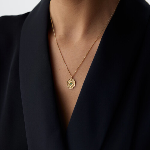 By Golden House - Yeşil Taşlı Kübik Kolye (1) By Golden House - Yeşil Taşlı Kübik Kolye (1)