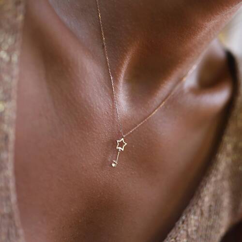 By Golden House - Yıldız Anahtar Kolye (1)
