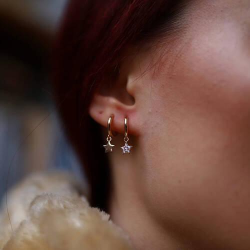 By Golden House - Yıldız Sallantılı Halka Küpe (1)