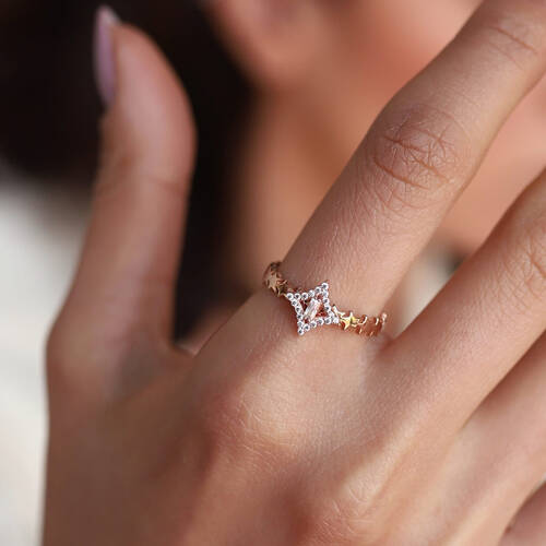 By Golden House - Yıldızlı Karo Baget Yüzük (1)