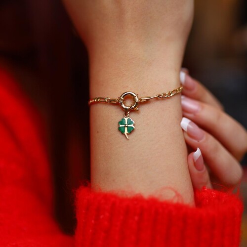 By Golden House - Yonca Sallantılı Bileklik By Golden House - Yonca Sallantılı Bileklik