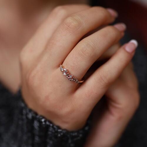 By Golden House - Zikzak Baget Pırlanta Yüzük (1) By Golden House - Zikzak Baget Pırlanta Yüzük (1)