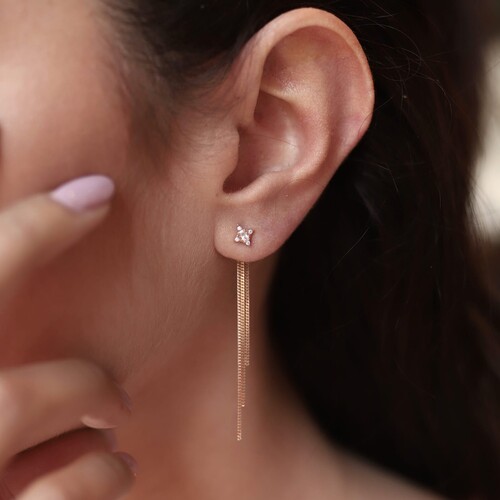 By Golden House - Zincir Sallantılı Karo Küpe By Golden House - Zincir Sallantılı Karo Küpe