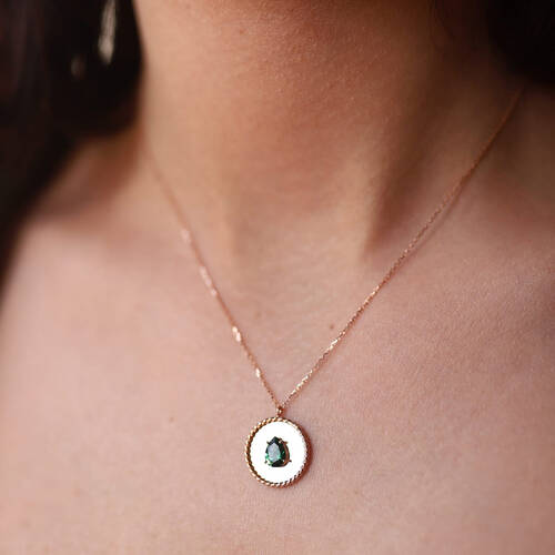 By Golden House - Zümrüt Damla Burgu Kolye (1)